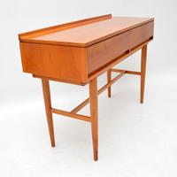 1960’s Vintage Satinwood Side Table by Beresford & Hicks (3 of 10) 1960’s Vintage Satinwood Side Table by Beresford & Hicks (3 of 10)
