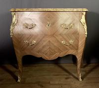 Superb Bleached Walnut Bombe Commode (7 of 9) Superb Bleached Walnut Bombe Commode (7 of 9)