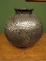 Large Antique Metal Pot, Decorative Vase, early 20th century hammered metal (9 of 12) Large Antique Metal Pot, Decorative Vase, early 20th century hammered metal (9 of 12)