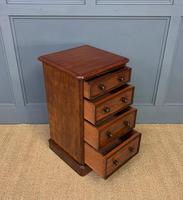 Pair of Victorian Mahogany Bedside Chests (14 of 16) Pair of Victorian Mahogany Bedside Chests (14 of 16)