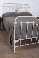 Very individual and fashionable king size bed (3 of 7) Very individual and fashionable king size bed (3 of 7)