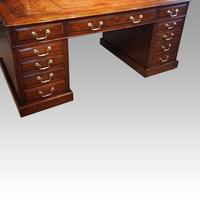Edwardian Mahogany Large Pedestal Desk (2 of 13) Edwardian Mahogany Large Pedestal Desk (2 of 13)