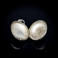 Antique Aesthetic Ivy Sterling Silver Oval Locket Pendant (4 of 10) Antique Aesthetic Ivy Sterling Silver Oval Locket Pendant (4 of 10)