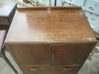 Two Drawer Oak Tallboy (3 of 3) Two Drawer Oak Tallboy (3 of 3)