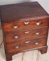 Small Georgian mahogany chest of drawers (3 of 5) Small Georgian mahogany chest of drawers (3 of 5)
