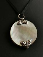 Antique Georgian Quizzing Glass Pendant, Mother of Pearl & Silver (9 of 14) Antique Georgian Quizzing Glass Pendant, Mother of Pearl & Silver (9 of 14)