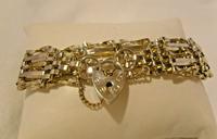Vintage Gate Bracelet 12ct Gold Plated 1970s Heart Padlock 7 1/2" Length 15.5 Grams (2 of 10) Vintage Gate Bracelet 12ct Gold Plated 1970s Heart Padlock 7 1/2" Length 15.5 Grams (2 of 10)