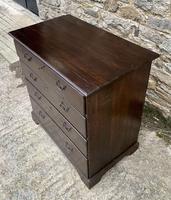 Small Georgian Oak Chest of Drawers (9 of 17) Small Georgian Oak Chest of Drawers (9 of 17)