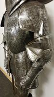 19th Century Copy of Italian Venetian Medieval Armour (5 of 9) 19th Century Copy of Italian Venetian Medieval Armour (5 of 9)