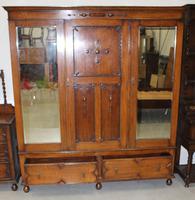 1920's Large Oak Mirrored 3 Door Wardrobe with Slides (5 of 6) 1920's Large Oak Mirrored 3 Door Wardrobe with Slides (5 of 6)