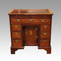 George III Inlaid Kneehole Desk (12 of 17) George III Inlaid Kneehole Desk (12 of 17)