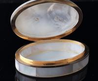 Art Deco Diamond and Emerald snuff box, 18ct gold, Mother of Pearl (10 of 14) Art Deco Diamond and Emerald snuff box, 18ct gold, Mother of Pearl (10 of 14)