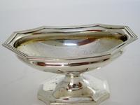 Pair of Elegant Good Quality Georgian Style Silver Salts (4 of 6) Pair of Elegant Good Quality Georgian Style Silver Salts (4 of 6)