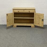Small Old Pine Cupboard (2 of 4) Small Old Pine Cupboard (2 of 4)