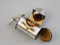 Victorian Novelty Silver Policeman's Bullseye Lantern Vinaigrette by Henry William Dee, London, 1872 (13 of 13) Victorian Novelty Silver Policeman's Bullseye Lantern Vinaigrette by Henry William Dee, London, 1872 (13 of 13)