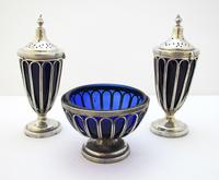 Antique English Edwardian (1911) Solid Sterling Silver & Bristol Blue Glass Salt Cellar Pepper Shaker Pots Cruet Set (2 of 7) Antique English Edwardian (1911) Solid Sterling Silver & Bristol Blue Glass Salt Cellar Pepper Shaker Pots Cruet Set (2 of 7)