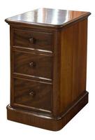 Pair of Victorian Mahogany Bedside Cabinets (2 of 7) Pair of Victorian Mahogany Bedside Cabinets (2 of 7)