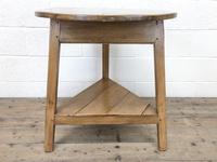 Antique Pine Tripod Side Table (m-2269) (8 of 8) Antique Pine Tripod Side Table (m-2269) (8 of 8)