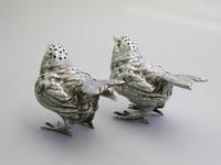 Pair of George V Novelty Silver Wren Peppers, by R H H, Sheffield, 1926 (8 of 12) Pair of George V Novelty Silver Wren Peppers, by R H H, Sheffield, 1926 (8 of 12)