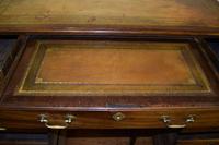 Quality Georgian Mahogany Kneehole Leather Top Desk (6 of 9) Quality Georgian Mahogany Kneehole Leather Top Desk (6 of 9)