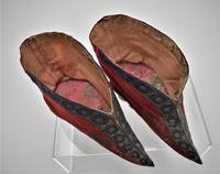 Pair 19th Century Chinese Bound-feet Silk Shoes (5 of 6) Pair 19th Century Chinese Bound-feet Silk Shoes (5 of 6)