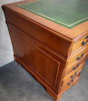 Large Yew Twin Pedestal Leather Top Desk (7 of 10) Large Yew Twin Pedestal Leather Top Desk (7 of 10)