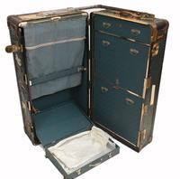 Vintage Steamer Trunk Luggage Case Harrison and Co New York (17 of 28) Vintage Steamer Trunk Luggage Case Harrison and Co New York (17 of 28)