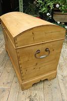 Wow! Big! Old Pine Domed Blanket Box / Chest / Trunk - We Deliver! (7 of 10) Wow! Big! Old Pine Domed Blanket Box / Chest / Trunk - We Deliver! (7 of 10)