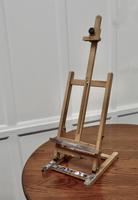 Paint Spattered Winsor and Newton Folding Table Top Easel (4 of 7) Paint Spattered Winsor and Newton Folding Table Top Easel (4 of 7)