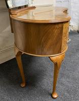 Queen Anne Burr Walnut Kidney Dressing Table (6 of 17) Queen Anne Burr Walnut Kidney Dressing Table (6 of 17)