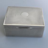 Good & Attractive Art Deco Good Sized Solid Silver Cigarette Box c.1925 (4 of 9) Good & Attractive Art Deco Good Sized Solid Silver Cigarette Box c.1925 (4 of 9)