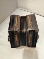 Good Early 20th Century Concertina Squeeze Box (8 of 11) Good Early 20th Century Concertina Squeeze Box (8 of 11)