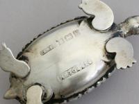 Edwardian Novelty Antique Silver Tortoise Pin Cushion by Saunders & Shepherd, Birmingham, 1906 (6 of 8) Edwardian Novelty Antique Silver Tortoise Pin Cushion by Saunders & Shepherd, Birmingham, 1906 (6 of 8)
