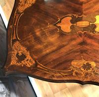 Quality Inlaid Walnut Occasional Table (15 of 18) Quality Inlaid Walnut Occasional Table (15 of 18)