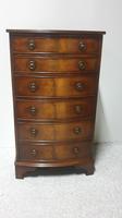 Good Mahogany Bowed Chest of Drawers (3 of 6) Good Mahogany Bowed Chest of Drawers (3 of 6)