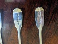Set of Four Solid Silver Tea Spoons (4 of 5) Set of Four Solid Silver Tea Spoons (4 of 5)