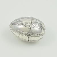 Stunning Rare Georgian Bright Cut Engraved Silver Egg Nutmeg Grater Samuel Meriton c.1775 (1 of 13)