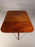 Shaped George III Period Mahogany Drop-leaf Table (3 of 7) Shaped George III Period Mahogany Drop-leaf Table (3 of 7)