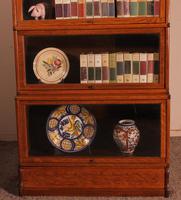 Globe Wernicke Bookcase in Oak Called Waterfall from England (3 of 9) Globe Wernicke Bookcase in Oak Called Waterfall from England (3 of 9)
