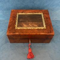 Victorian Walnut Display Box (11 of 11) Victorian Walnut Display Box (11 of 11)