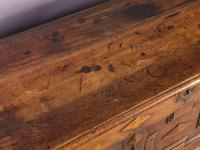 Early 18th Century Dower Chest in Oak (5 of 9) Early 18th Century Dower Chest in Oak (5 of 9)