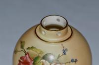 1914 Royal Worcester Globular Shaped Blush Ivory Vase ' Roses ' (3 of 4) 1914 Royal Worcester Globular Shaped Blush Ivory Vase ' Roses ' (3 of 4)