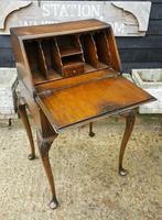 Antique Queen Anne Walnut Bureau (3 of 5) Antique Queen Anne Walnut Bureau (3 of 5)