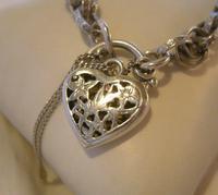 Vintage Silver Bracelet 1970s Ornate Heart Padlock 7 1/2" Length 13.3 Grams (6 of 11) Vintage Silver Bracelet 1970s Ornate Heart Padlock 7 1/2" Length 13.3 Grams (6 of 11)
