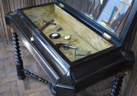 Ebonised Bijouterie / Vitrine Cabinet Table (5 of 8) Ebonised Bijouterie / Vitrine Cabinet Table (5 of 8)