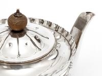 Victorian Silver Bachelor Style Tea Pot with a Crested Body (3 of 7) Victorian Silver Bachelor Style Tea Pot with a Crested Body (3 of 7)
