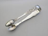 Pair of William IV Cast Silver 'Rose Pattern' Sugar Tongs by Lias Bros, London, 1832 (7 of 8) Pair of William IV Cast Silver 'Rose Pattern' Sugar Tongs by Lias Bros, London, 1832 (7 of 8)