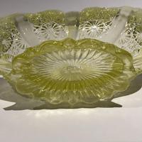 Victorian Davidson Yellow Vaseline Glass Posy Bowl - Lady Chippendale Pattern c.1890 (4 of 6) Victorian Davidson Yellow Vaseline Glass Posy Bowl - Lady Chippendale Pattern c.1890 (4 of 6)