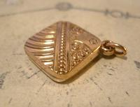 Antique Pocket Watch Chain Fob 1890 Victorian 10ct Rose Gold Filled Puffy Fob (5 of 10) Antique Pocket Watch Chain Fob 1890 Victorian 10ct Rose Gold Filled Puffy Fob (5 of 10)