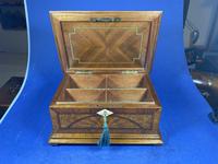 19th century French Walnut Inlaid Jewellery Box. (11 of 16) 19th century French Walnut Inlaid Jewellery Box. (11 of 16)